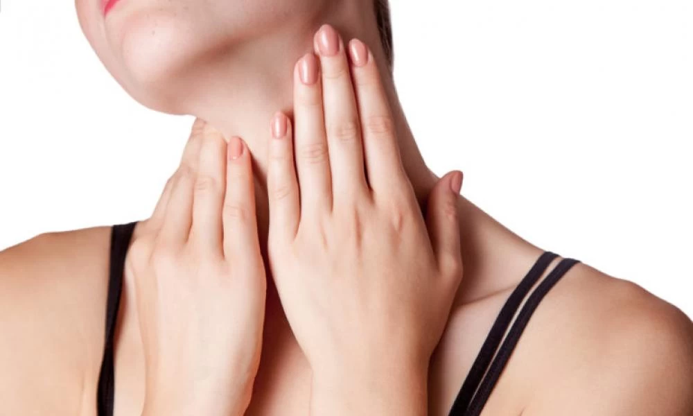 Θυρεοειδής: Το πρωινό σημάδι που δείχνει ότι ίσως έχεις πρόβλημα